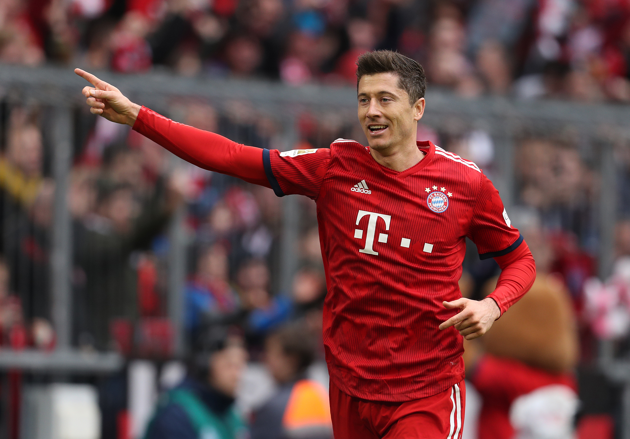 76人险胜雄鹿，马克西爆发，76人升至东部第六，雄鹿三连败。（76人险胜雄鹿，马克西发威助队升至东部第六，雄鹿吞三连败）