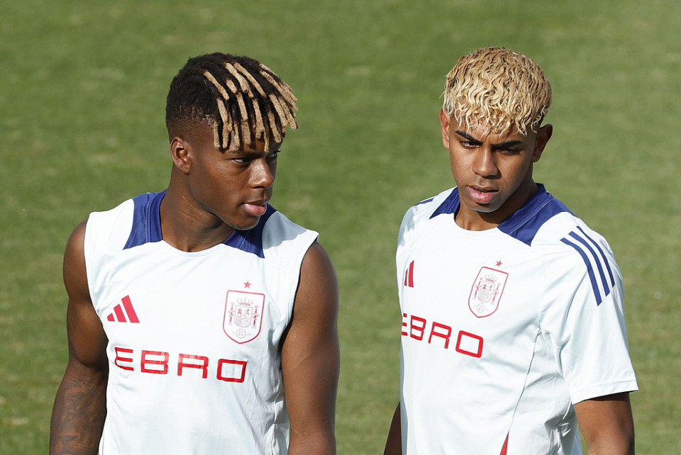 荷甲前瞻：埃因霍温欧战创佳绩，福伦丹客场表现欠佳（荷甲前瞻：埃因霍温欧战强势，福伦丹客场疲软）