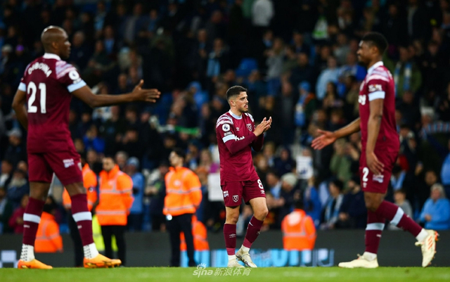 詹卢卡-曼奇尼：现在才11月，谈罗马争冠为时过早（詹卢卡-曼奇尼：如今仅11月，谈罗马夺冠尚早）