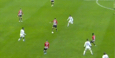 足球报：申花将利用今年最后两场亚冠来决定人员的去留（足球报：申花将以本年末两场亚冠检验阵容，敲定人员去留）