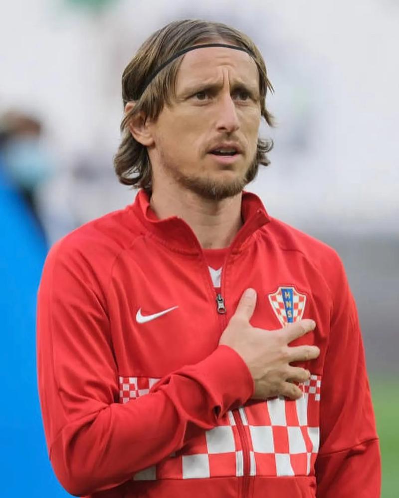 体坛：奥斯卡7月就查出心脏异常，他当时已想过要退役（体坛报道：奥斯卡7月检查出心脏异常，彼时已考虑退役）