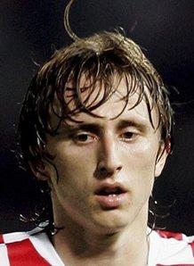 老当益壮，莫德里奇当选米兰10月最佳球员（老骥伏枥，莫德里奇荣膺米兰10月最佳球员）